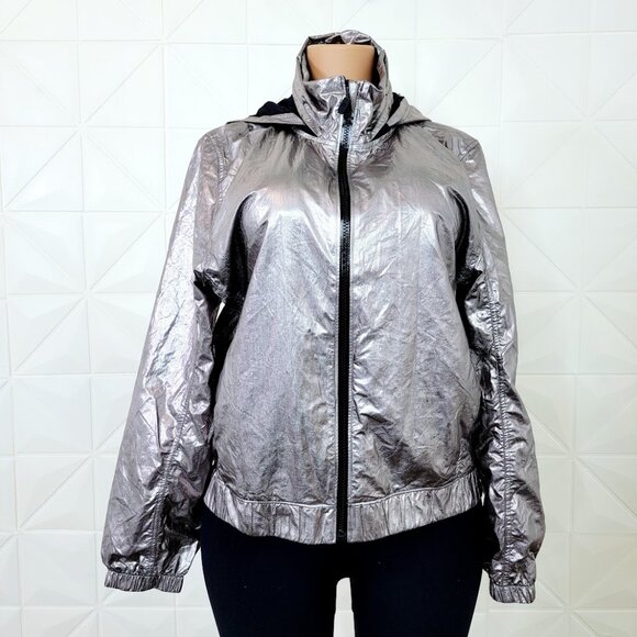 Lululemon Women's Titanium Silver Foil Get Stellar Windbreaker Jacket Size L - Picture 2 of 8